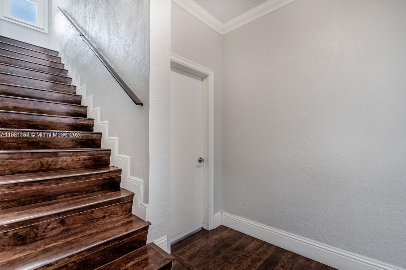 1365 SW 18th St Miami, FL 33145