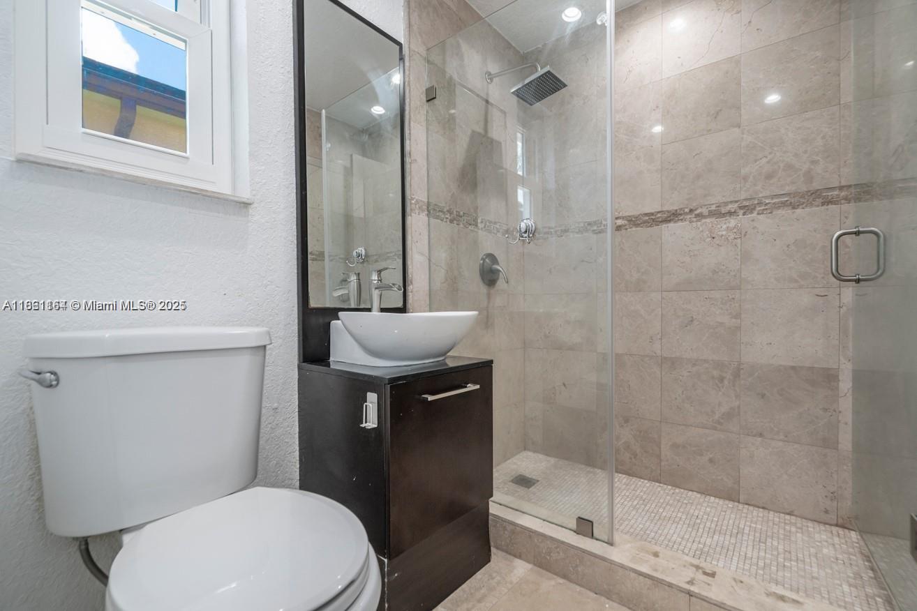 1365 SW 18th St Miami, FL 33145