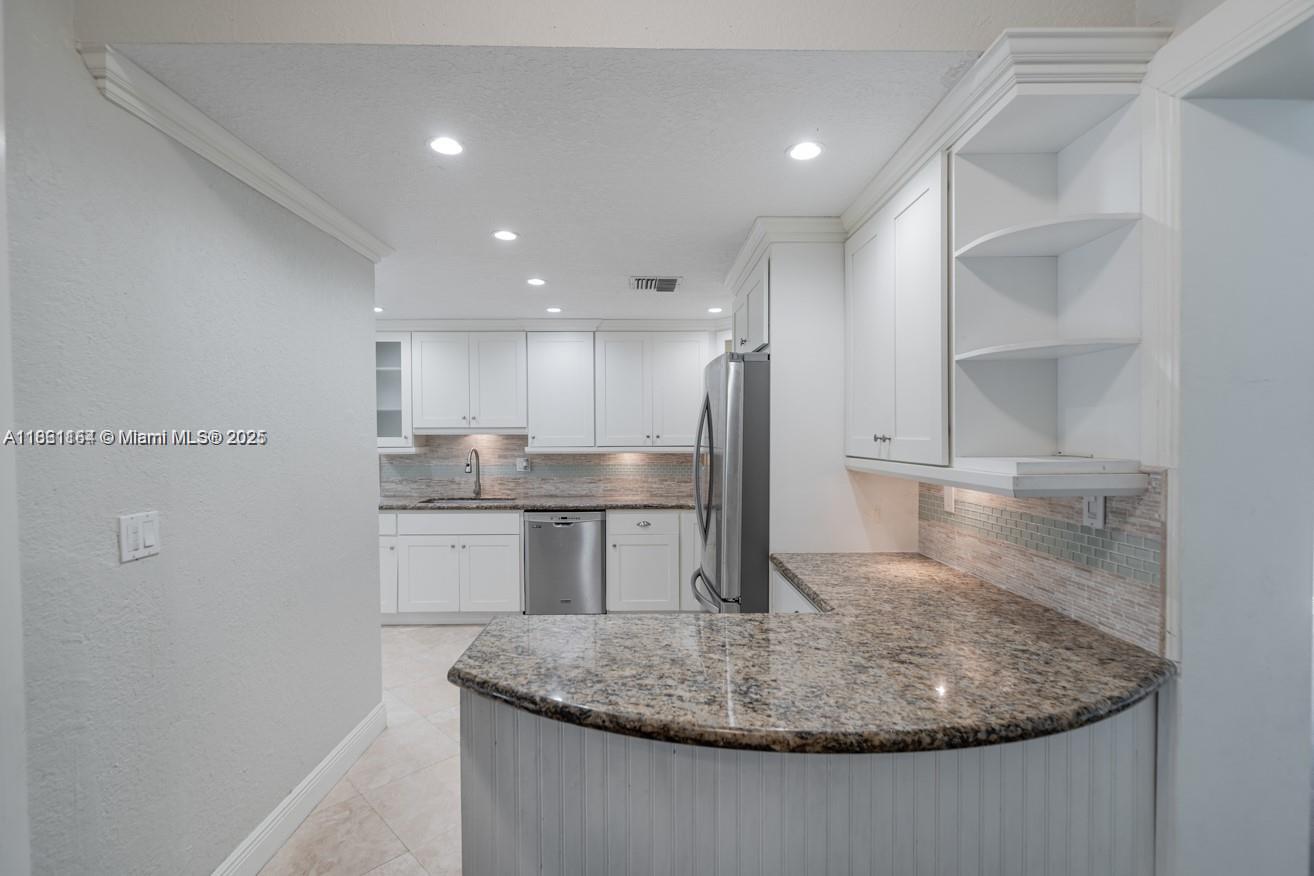 1365 SW 18th St Miami, FL 33145