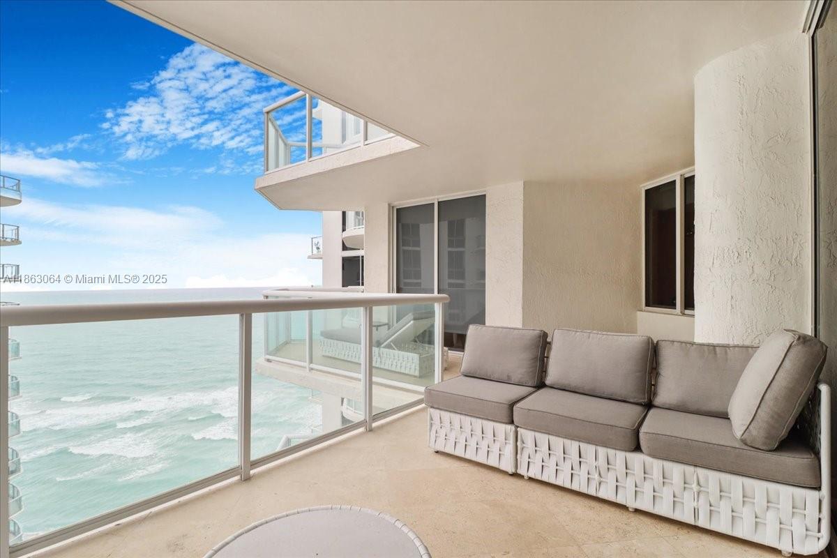 18671 Collins Ave #2404