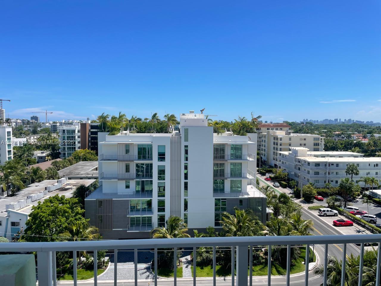 10350 W Bay Hbr Dr #9H
