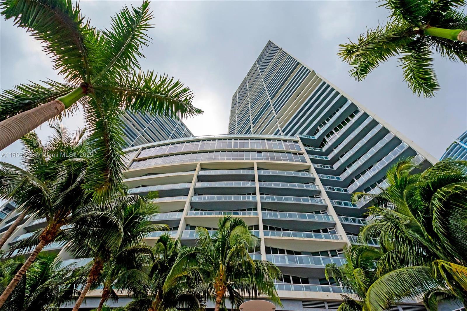 495 Brickell Ave #520