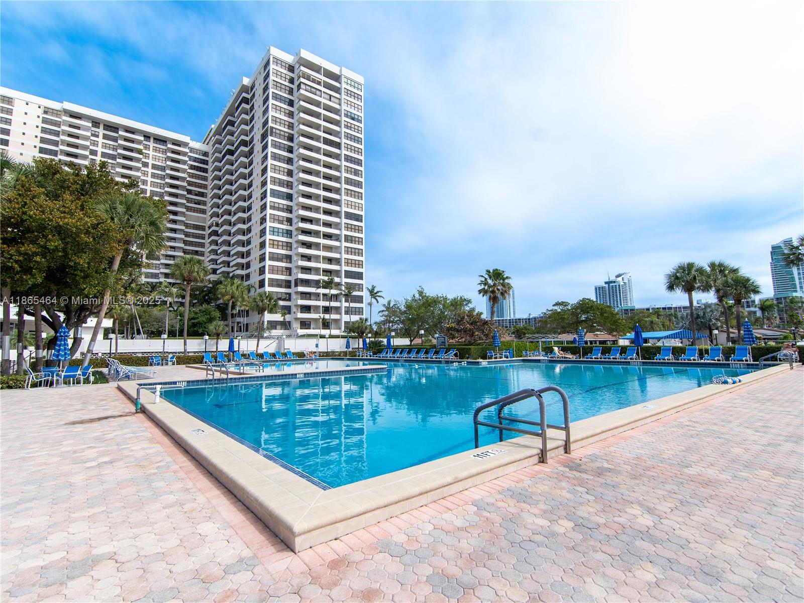 2500 Parkview Dr #2312