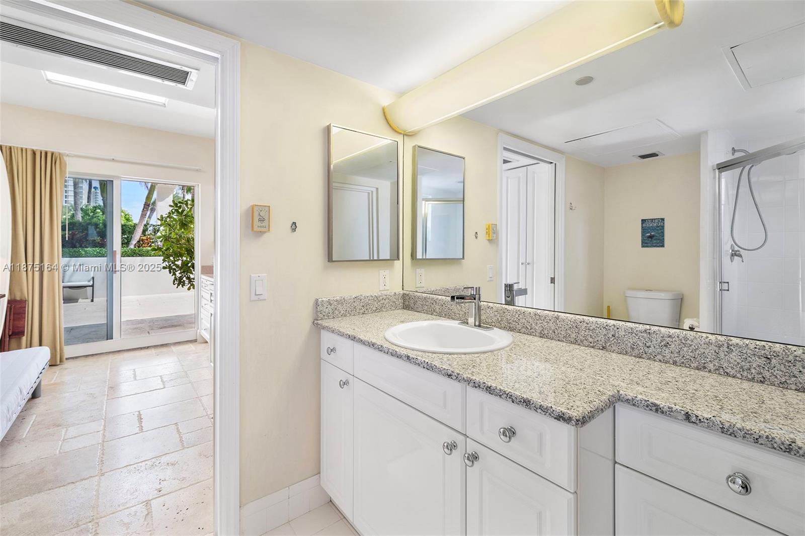 image Green Diamond Condo1