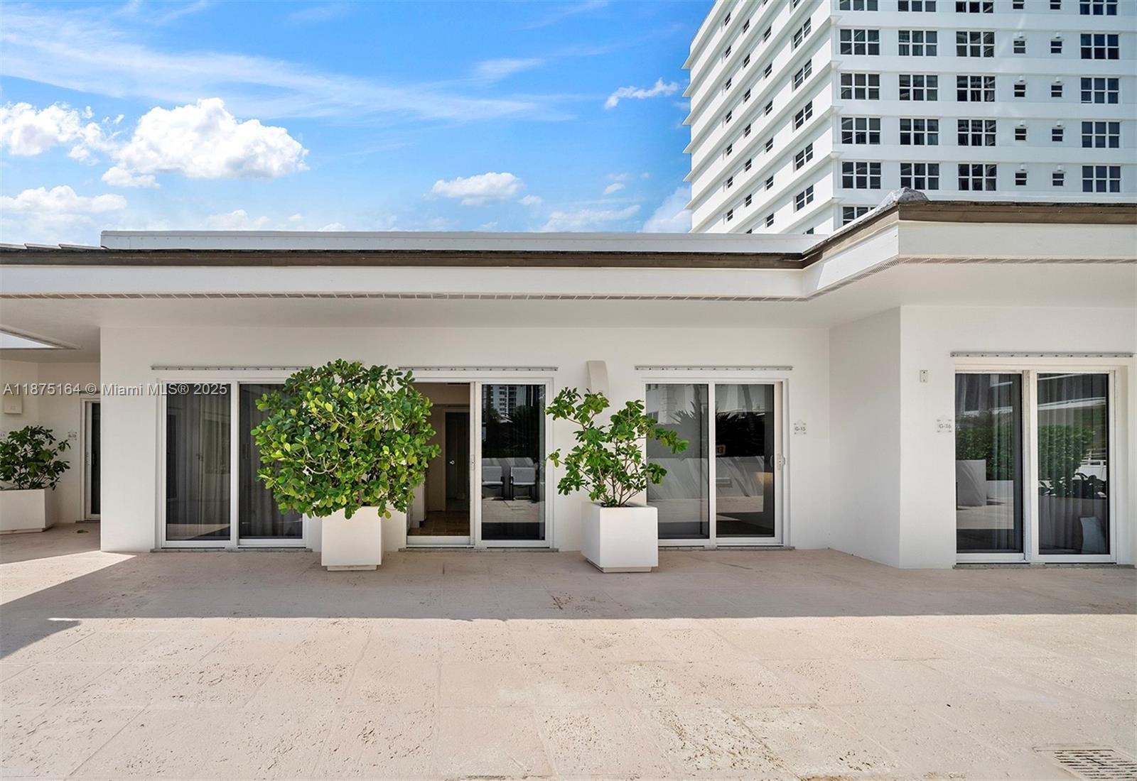 image Green Diamond Condo3