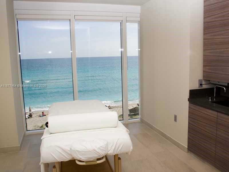 image Beach Club Two50