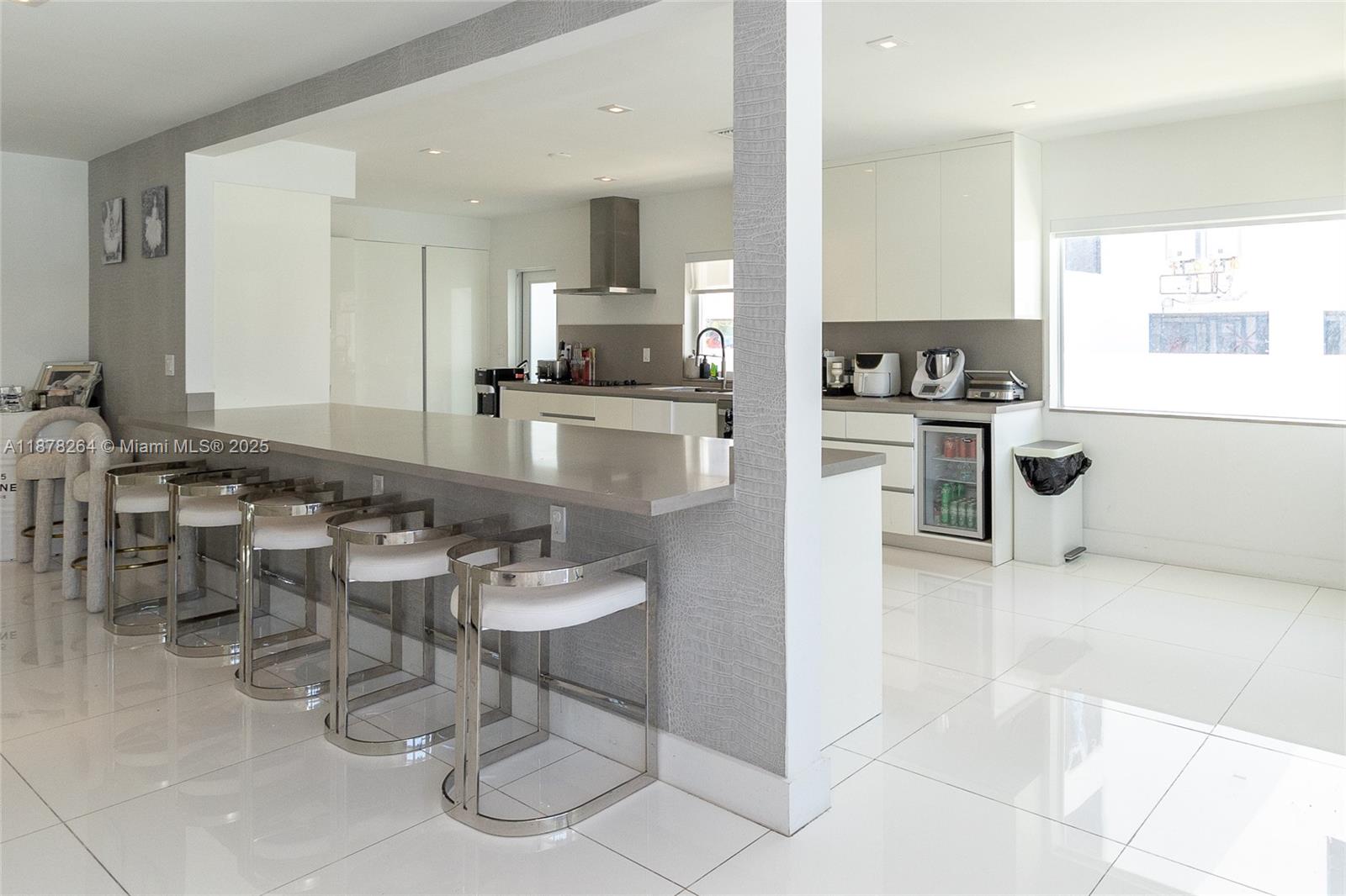 1215 N Biscayne Pt Rd Miami Beach, FL 33141