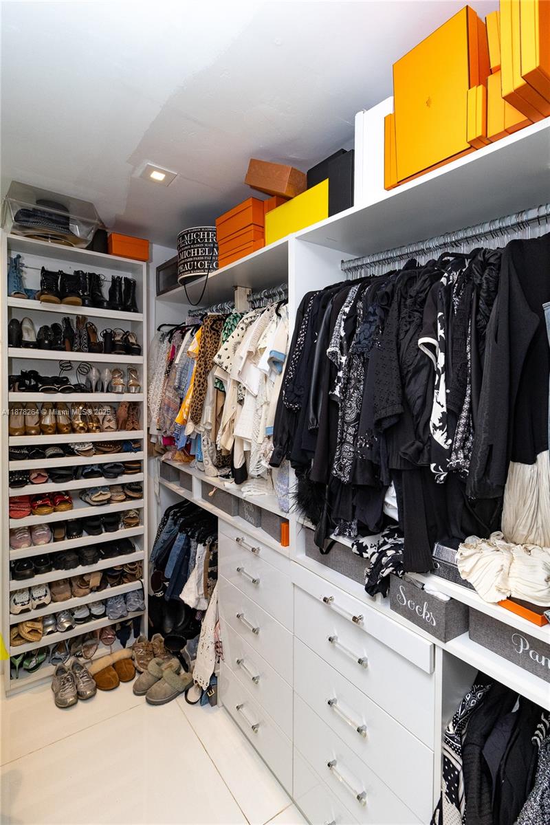 1215 N Biscayne Pt Rd Miami Beach, FL 33141