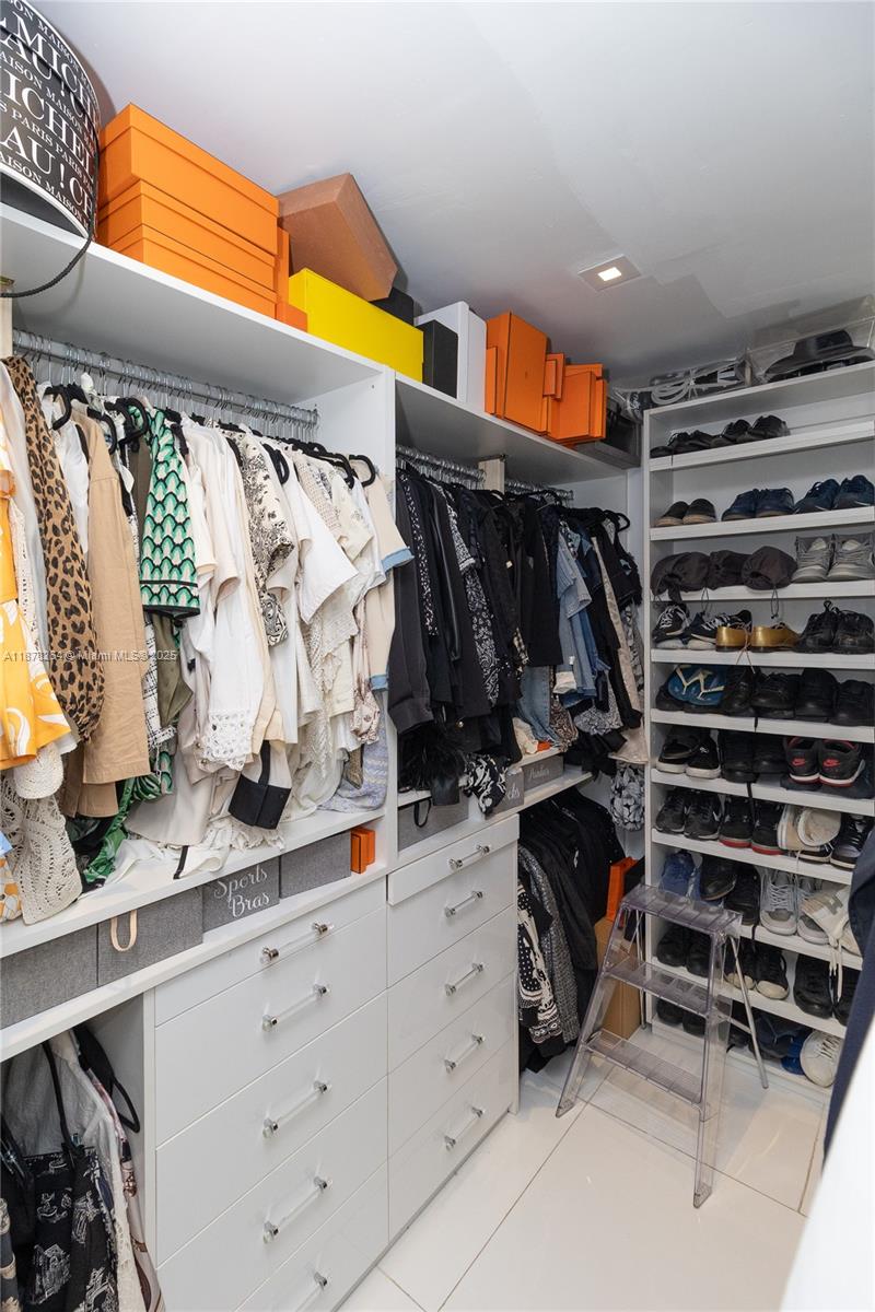 1215 N Biscayne Pt Rd Miami Beach, FL 33141