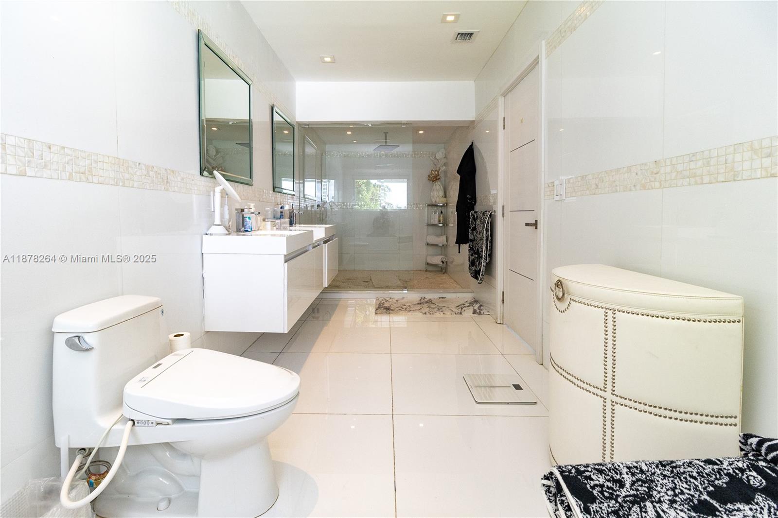 1215 N Biscayne Pt Rd Miami Beach, FL 33141