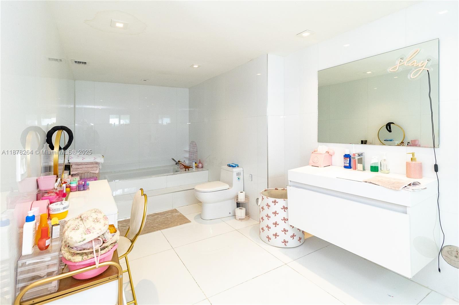 1215 N Biscayne Pt Rd Miami Beach, FL 33141