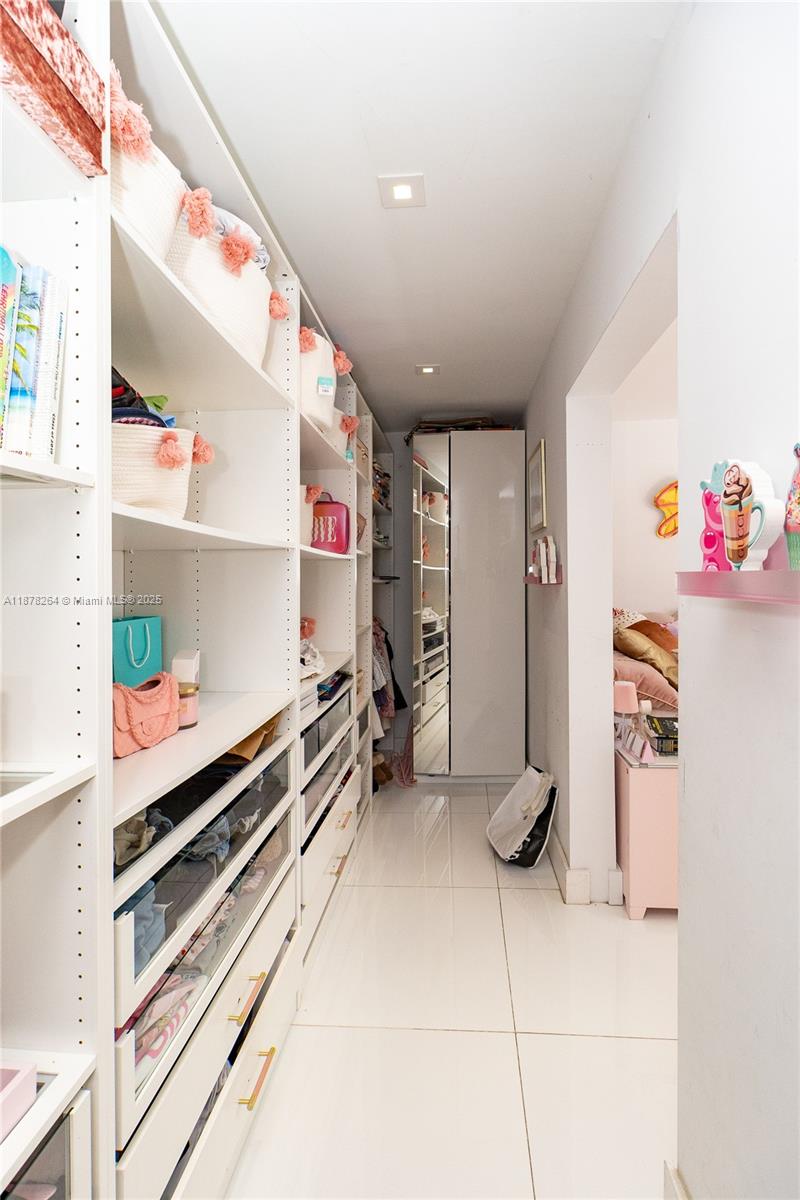 1215 N Biscayne Pt Rd Miami Beach, FL 33141