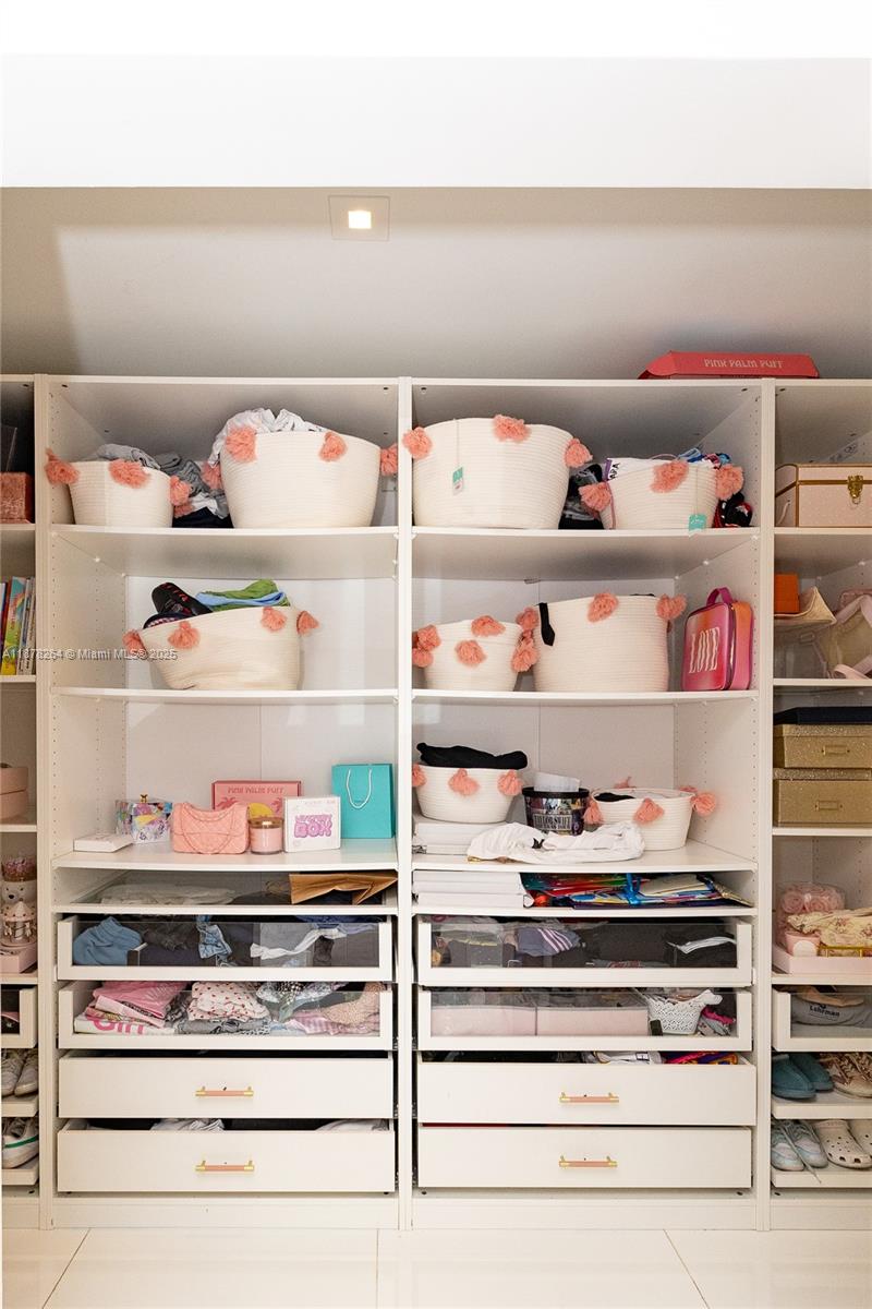 1215 N Biscayne Pt Rd Miami Beach, FL 33141