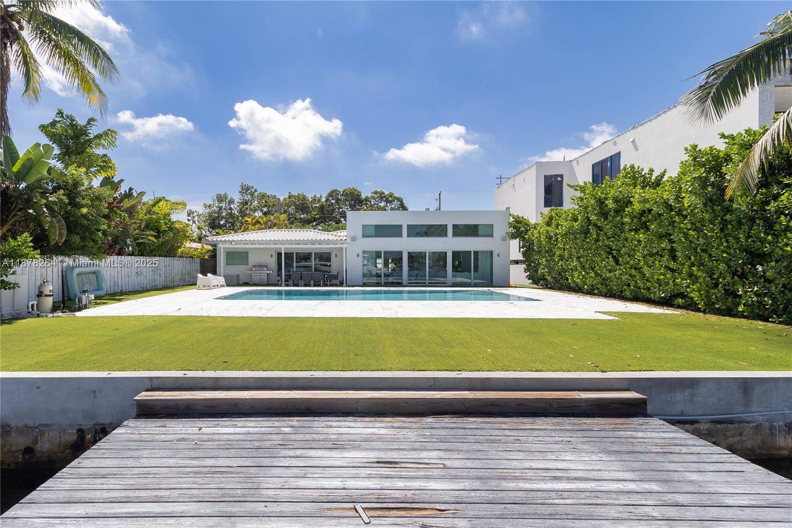 1215 N Biscayne Pt Rd Miami Beach, FL 33141