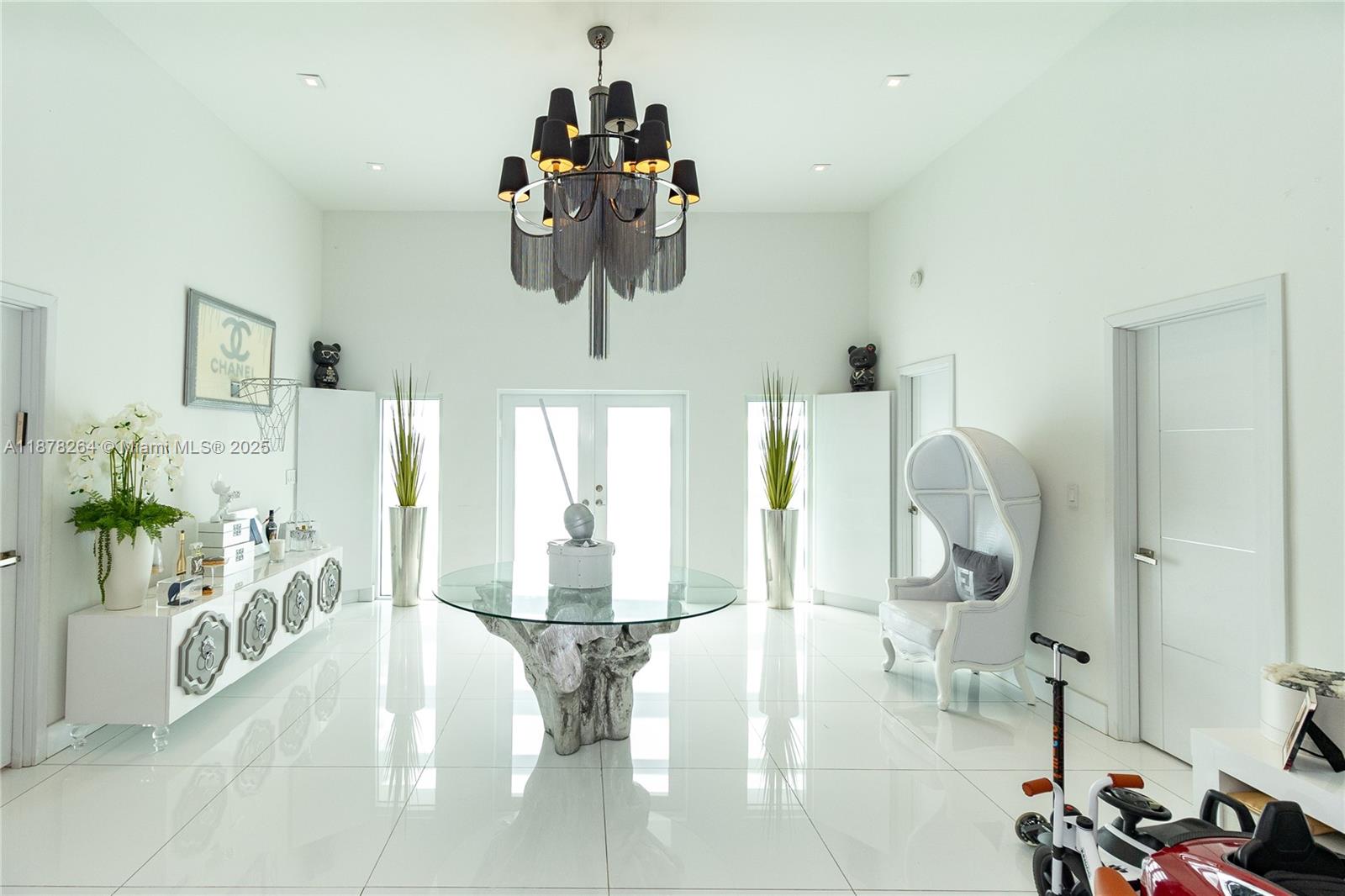 1215 N Biscayne Pt Rd Miami Beach, FL 33141