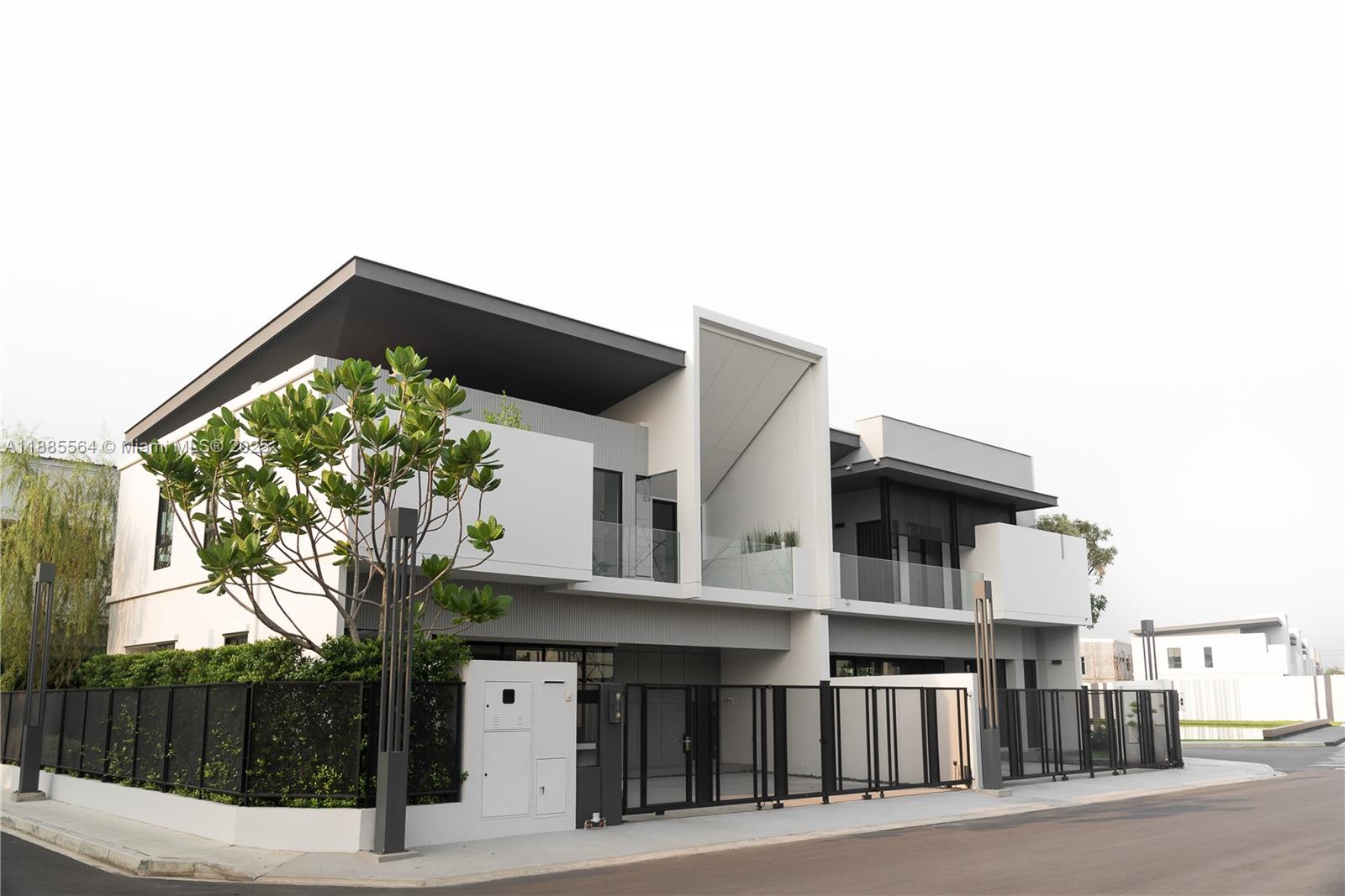 181 NW 41st St Miami, FL 33127