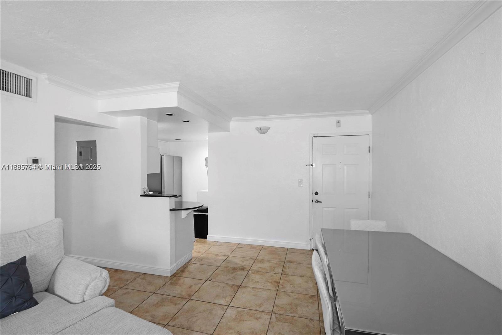 8617 SW 68th Ct #24 Pinecrest, FL 33156 8617 SW 68th Ct #24 Pinecrest, FL 33156