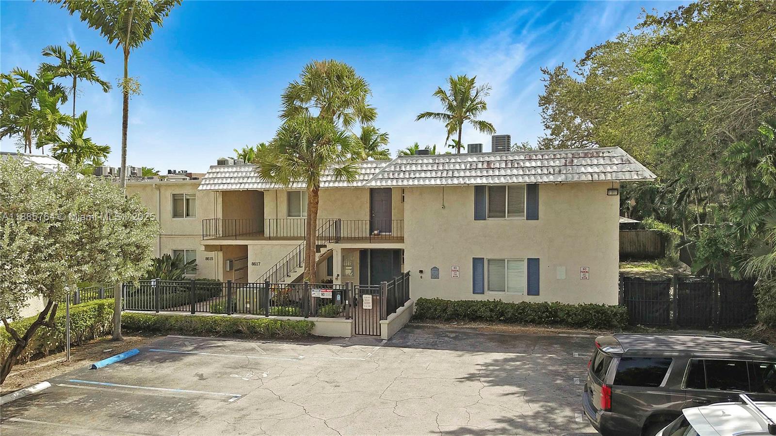 8617 SW 68th Ct #24 Pinecrest, FL 33156 8617 SW 68th Ct #24 Pinecrest, FL 33156