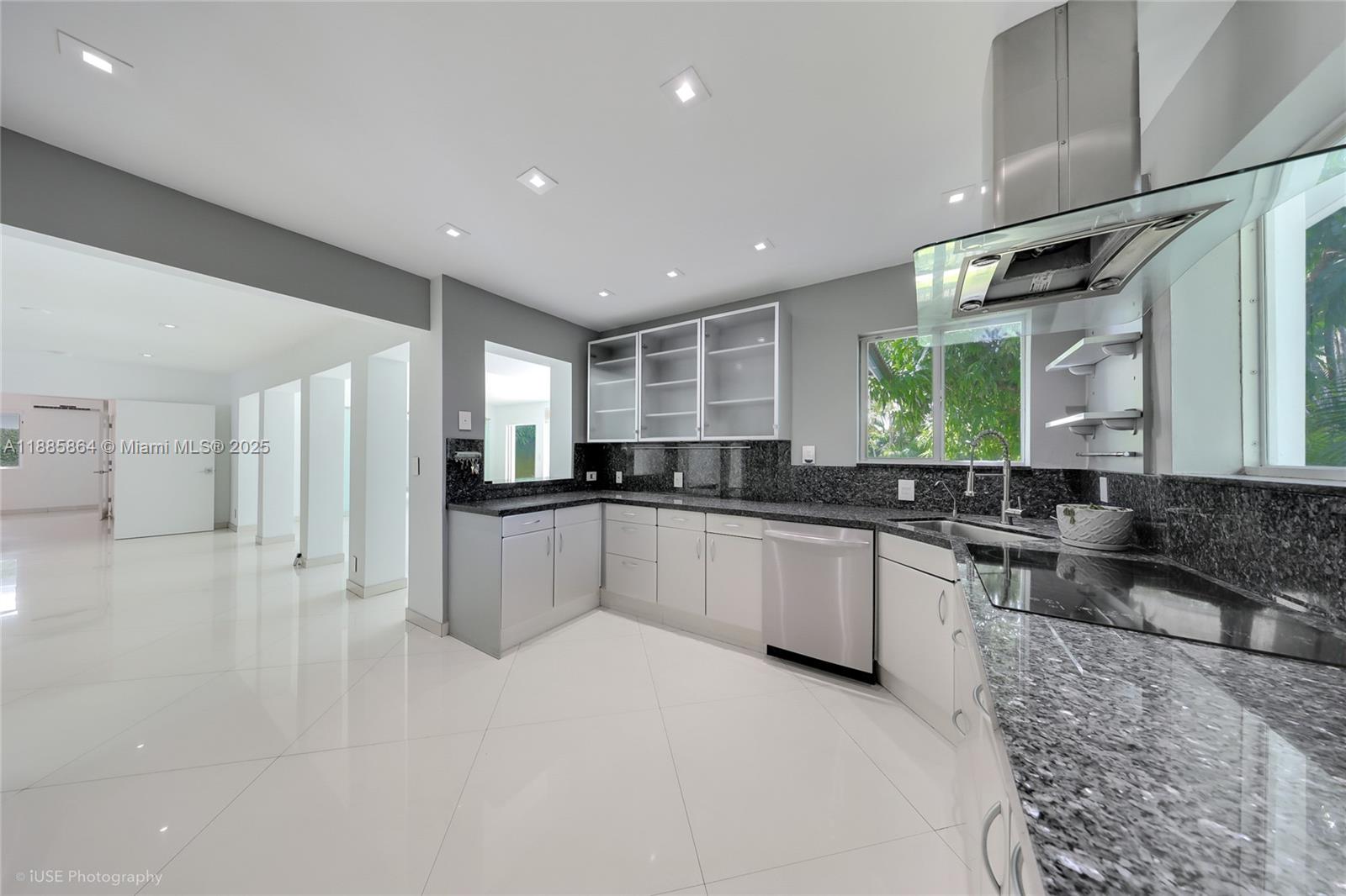 850 N Venetian Dr Miami, FL 33139 850 N Venetian Dr Miami, FL 33139