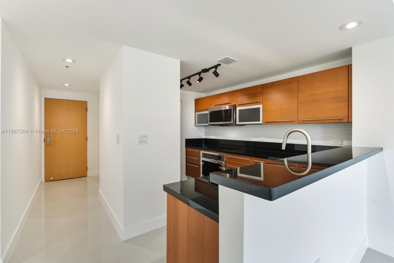 image Vizcayne North Condo9