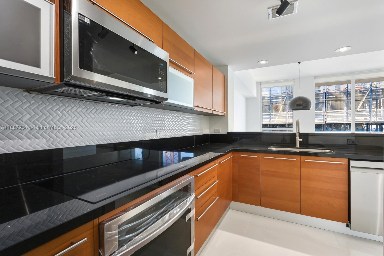 image Vizcayne North Condo10