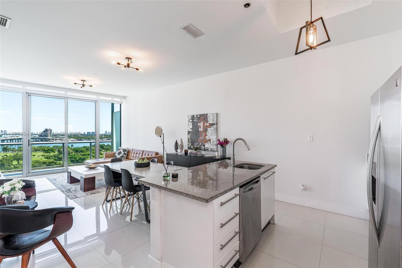 image Marinablue Condo17