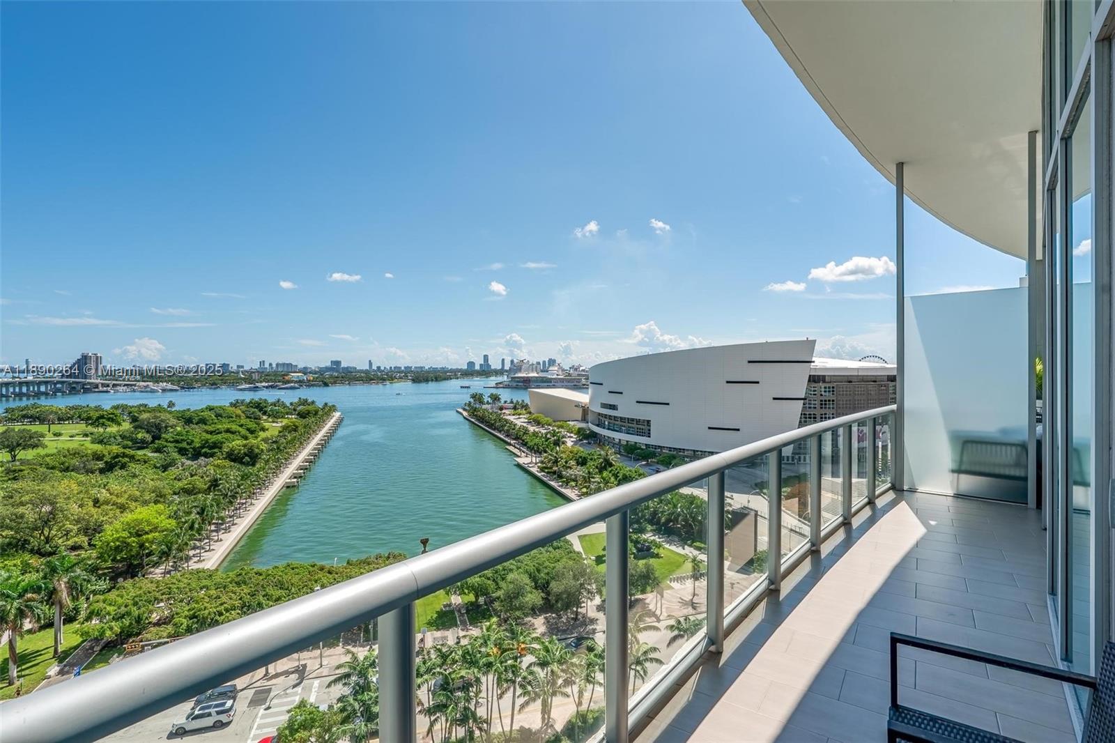 image Marinablue Condo1