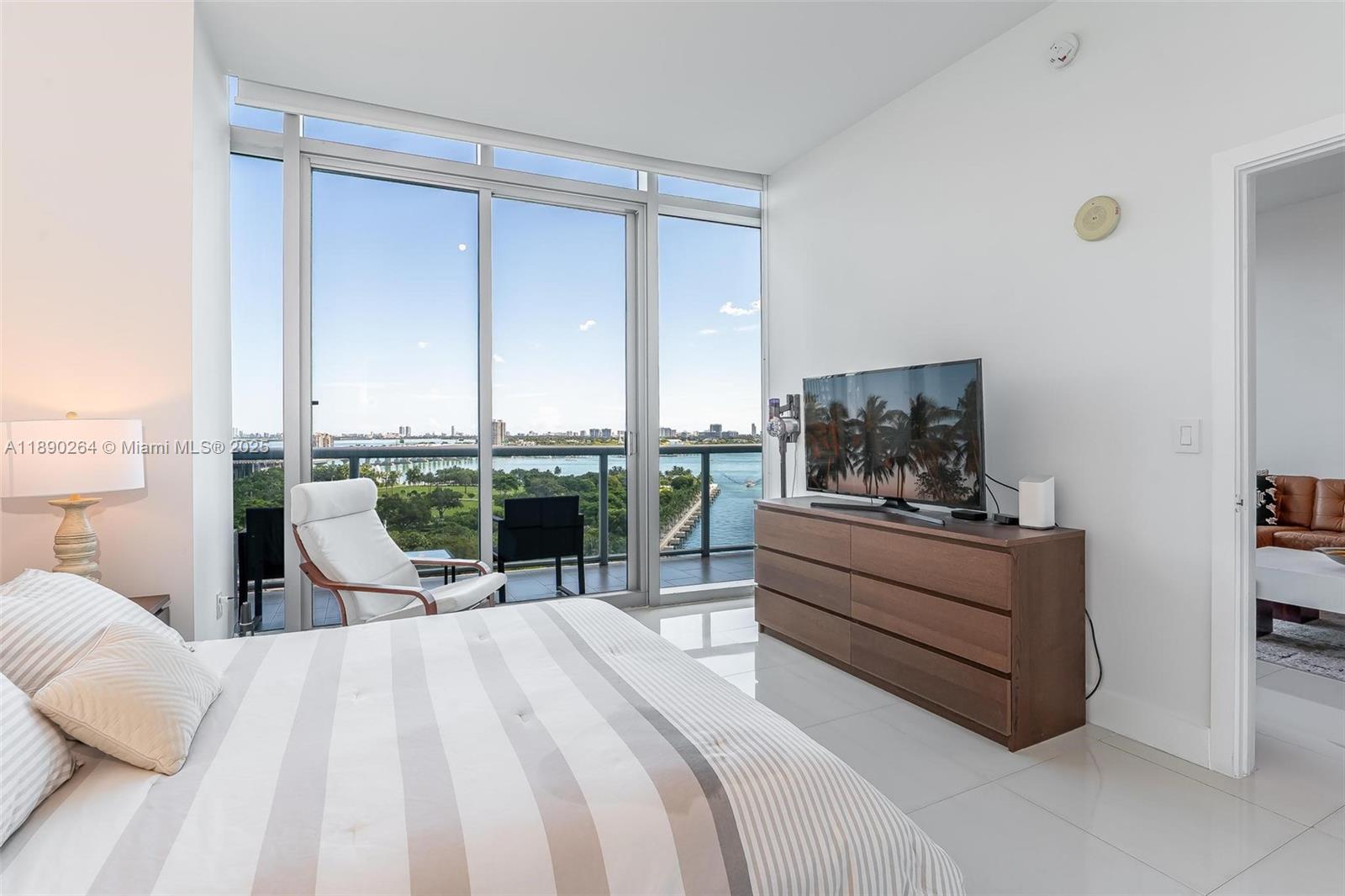 image Marinablue Condo7