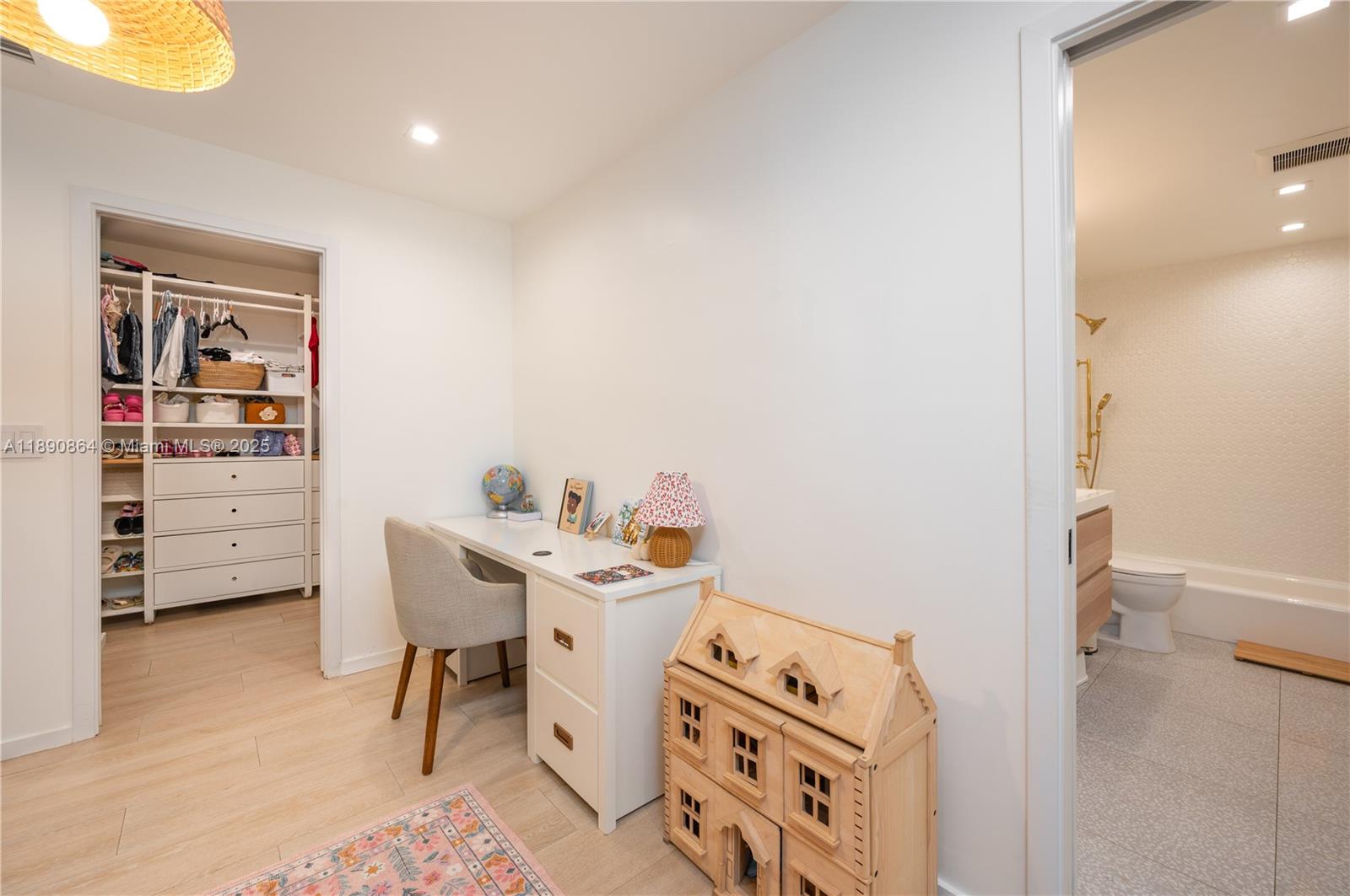 4250 SW 57th Ave South Miami, FL 33155