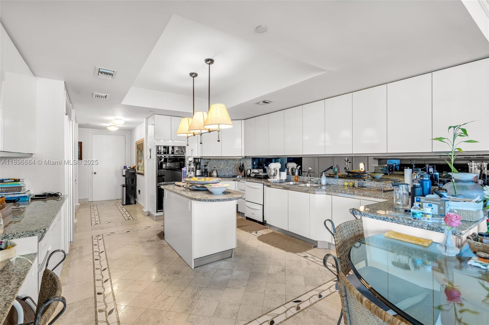 445 Grand Bay Dr #1001 Key Biscayne, FL 33149 445 Grand Bay Dr #1001 Key Biscayne, FL 33149