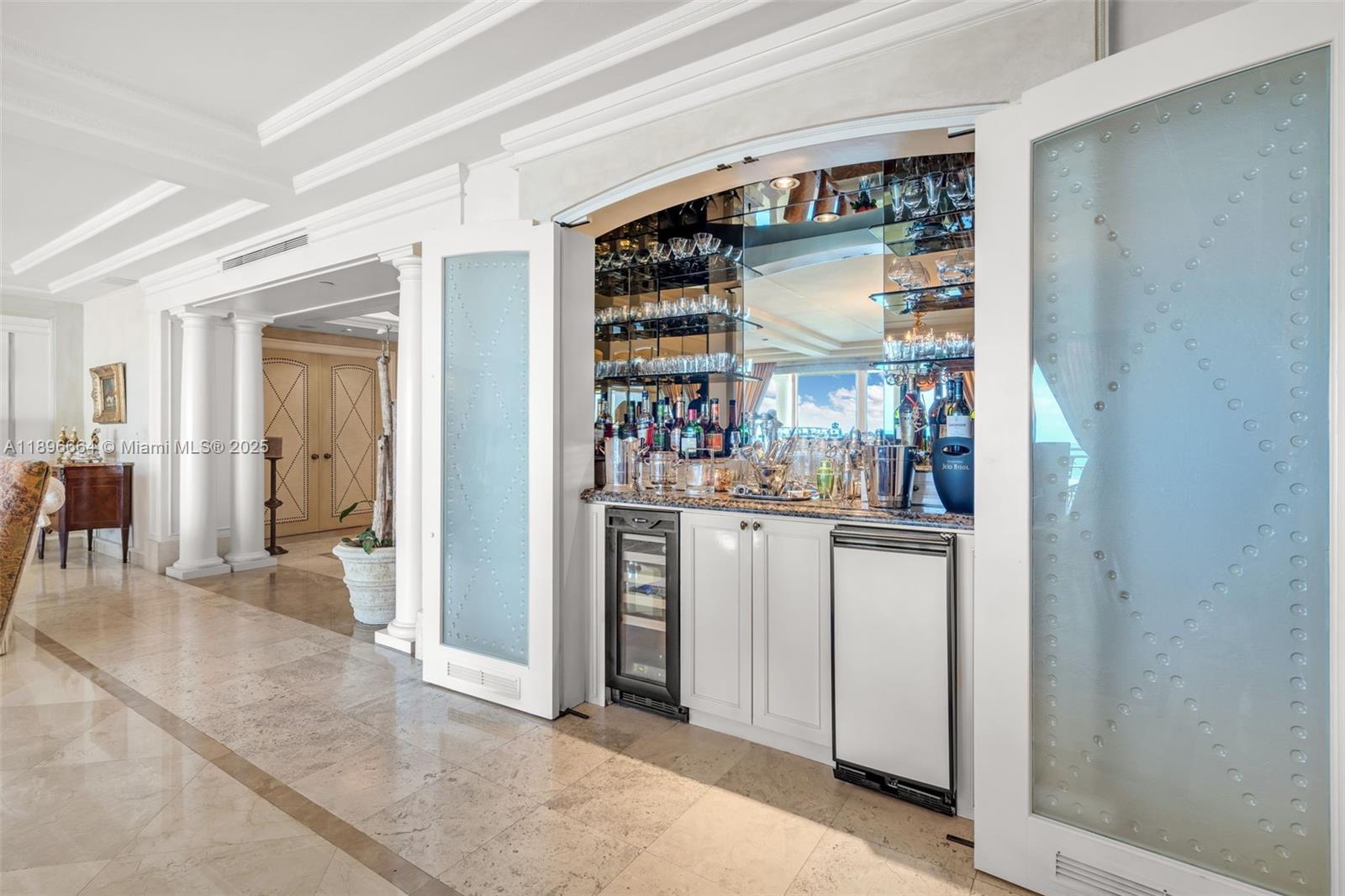 445 Grand Bay Dr #1001 Key Biscayne, FL 33149 445 Grand Bay Dr #1001 Key Biscayne, FL 33149