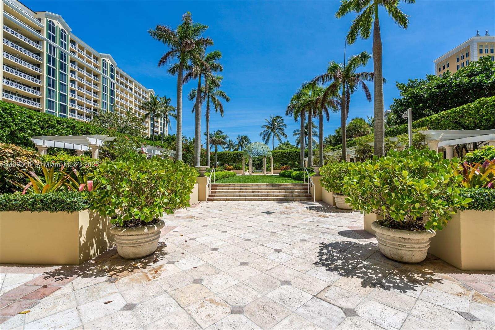 445 Grand Bay Dr #1001 Key Biscayne, FL 33149 445 Grand Bay Dr #1001 Key Biscayne, FL 33149