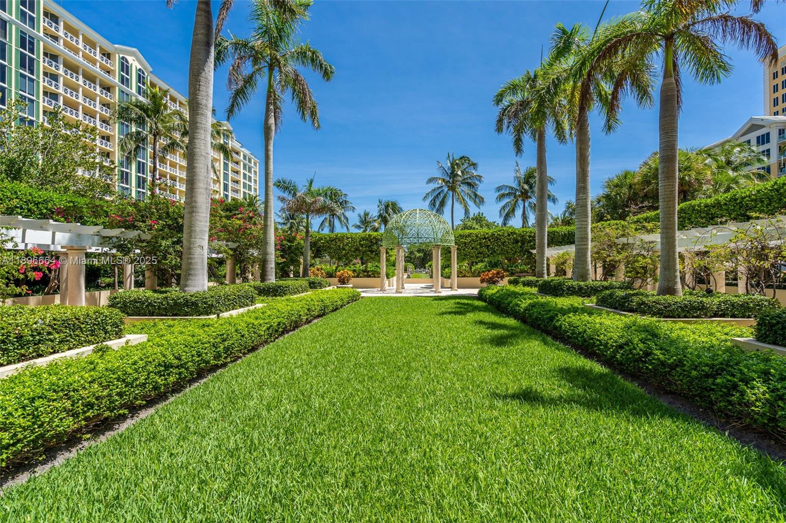 445 Grand Bay Dr #1001 Key Biscayne, FL 33149 445 Grand Bay Dr #1001 Key Biscayne, FL 33149