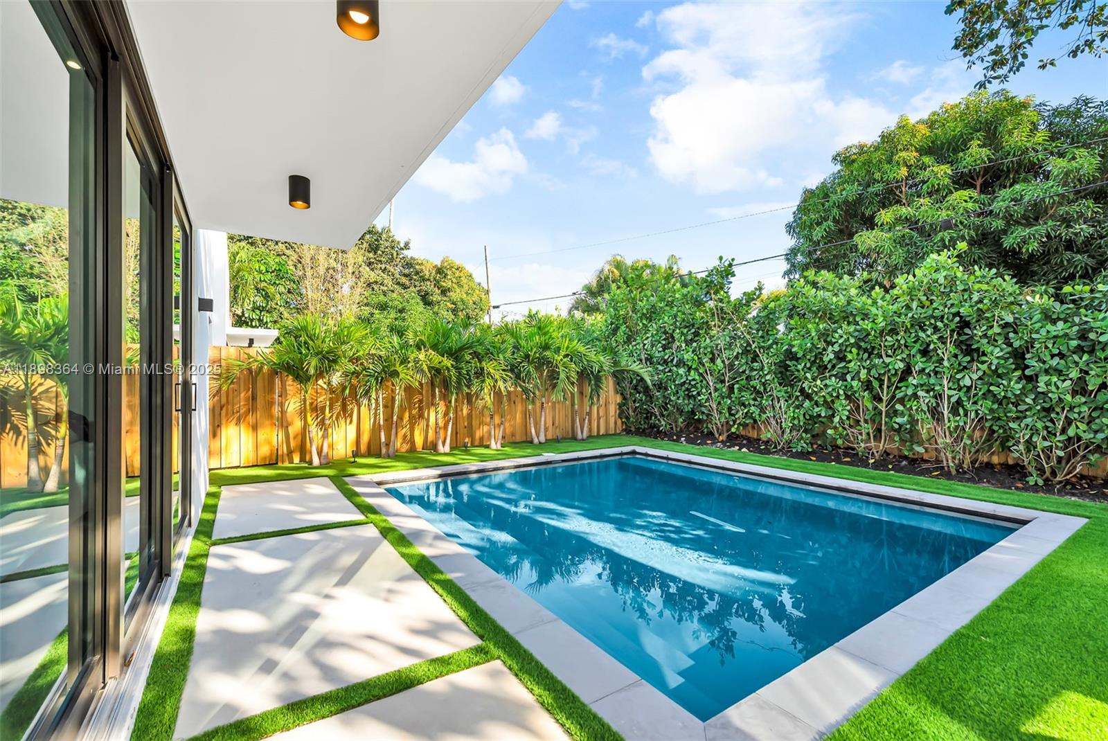 530 NW 41st St Miami, FL 33127