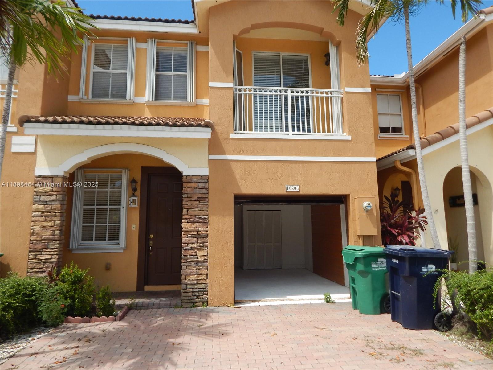 10205 NW 10th St