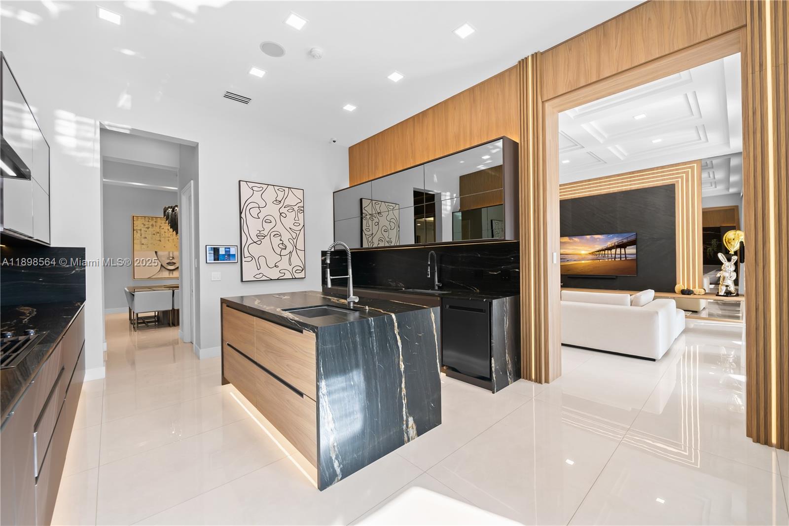 1530 Island Blvd Aventura, FL 33160 1530 Island Blvd Aventura, FL 33160
