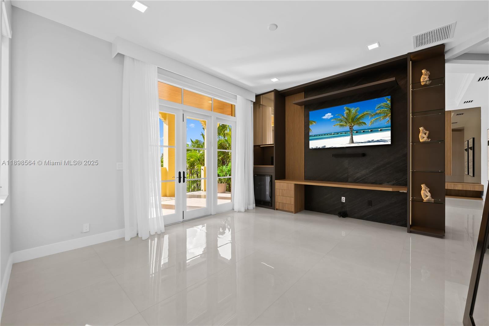 1530 Island Blvd Aventura, FL 33160 1530 Island Blvd Aventura, FL 33160