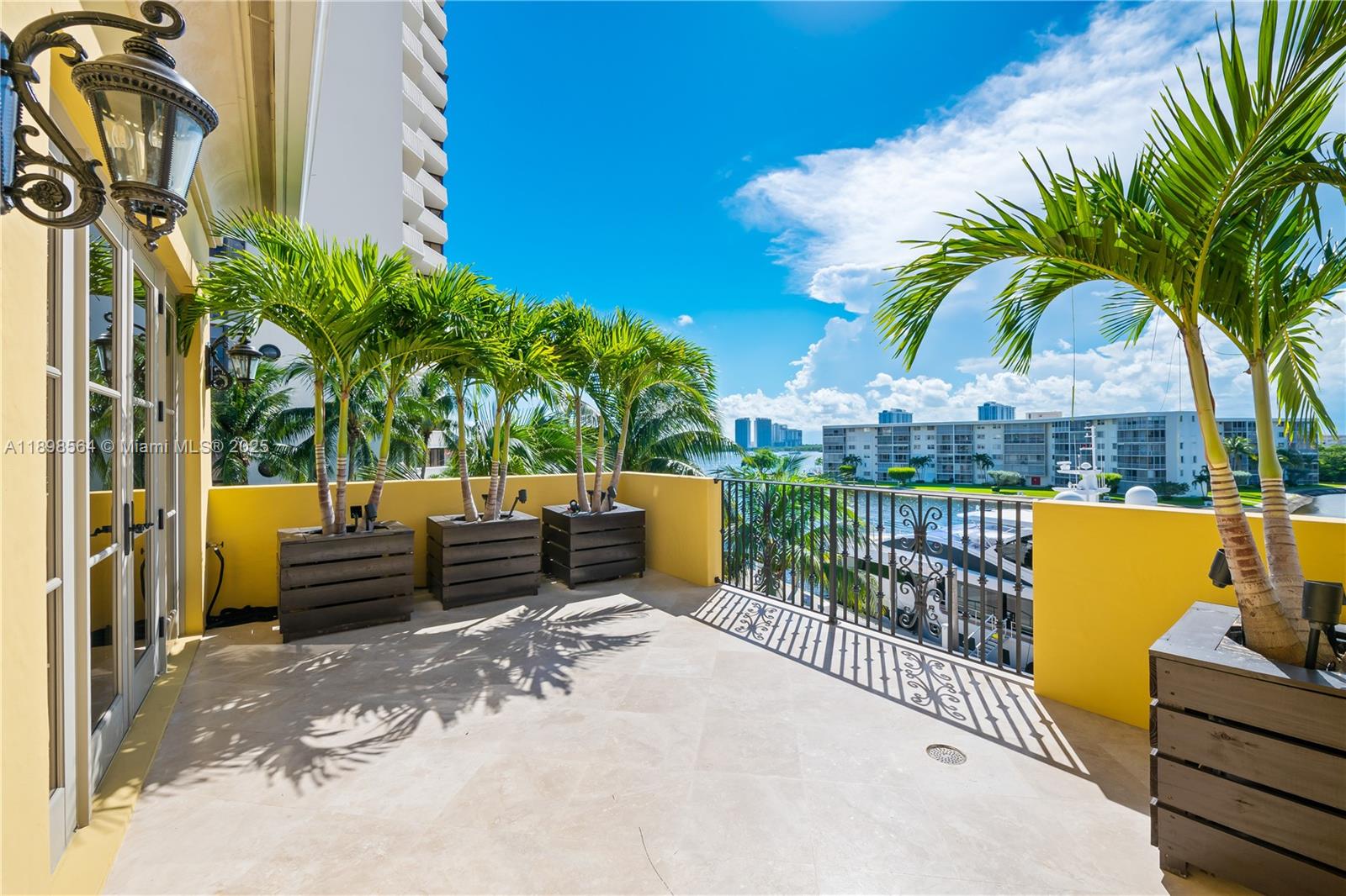 1530 Island Blvd Aventura, FL 33160 1530 Island Blvd Aventura, FL 33160
