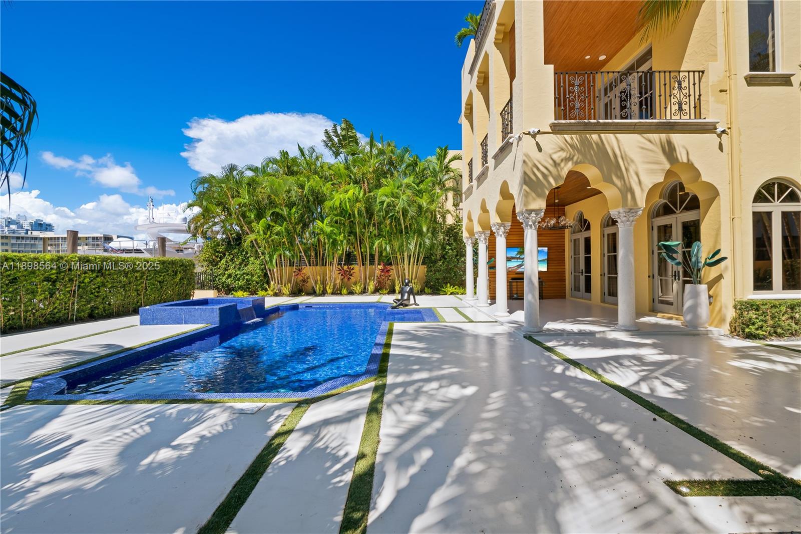 1530 Island Blvd Aventura, FL 33160 1530 Island Blvd Aventura, FL 33160