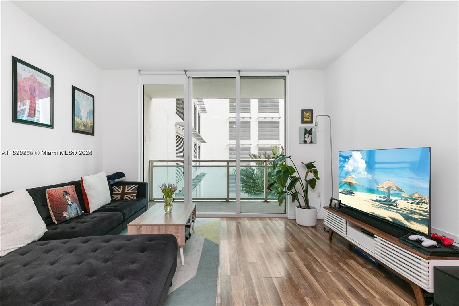 950 Brickell Bay Dr #403