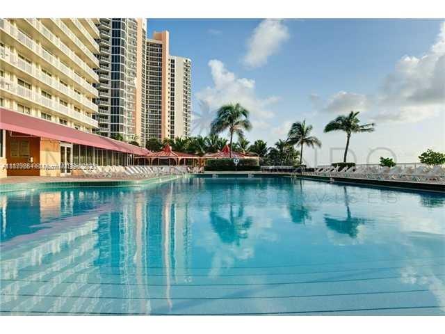 19201 Collins Ave #831