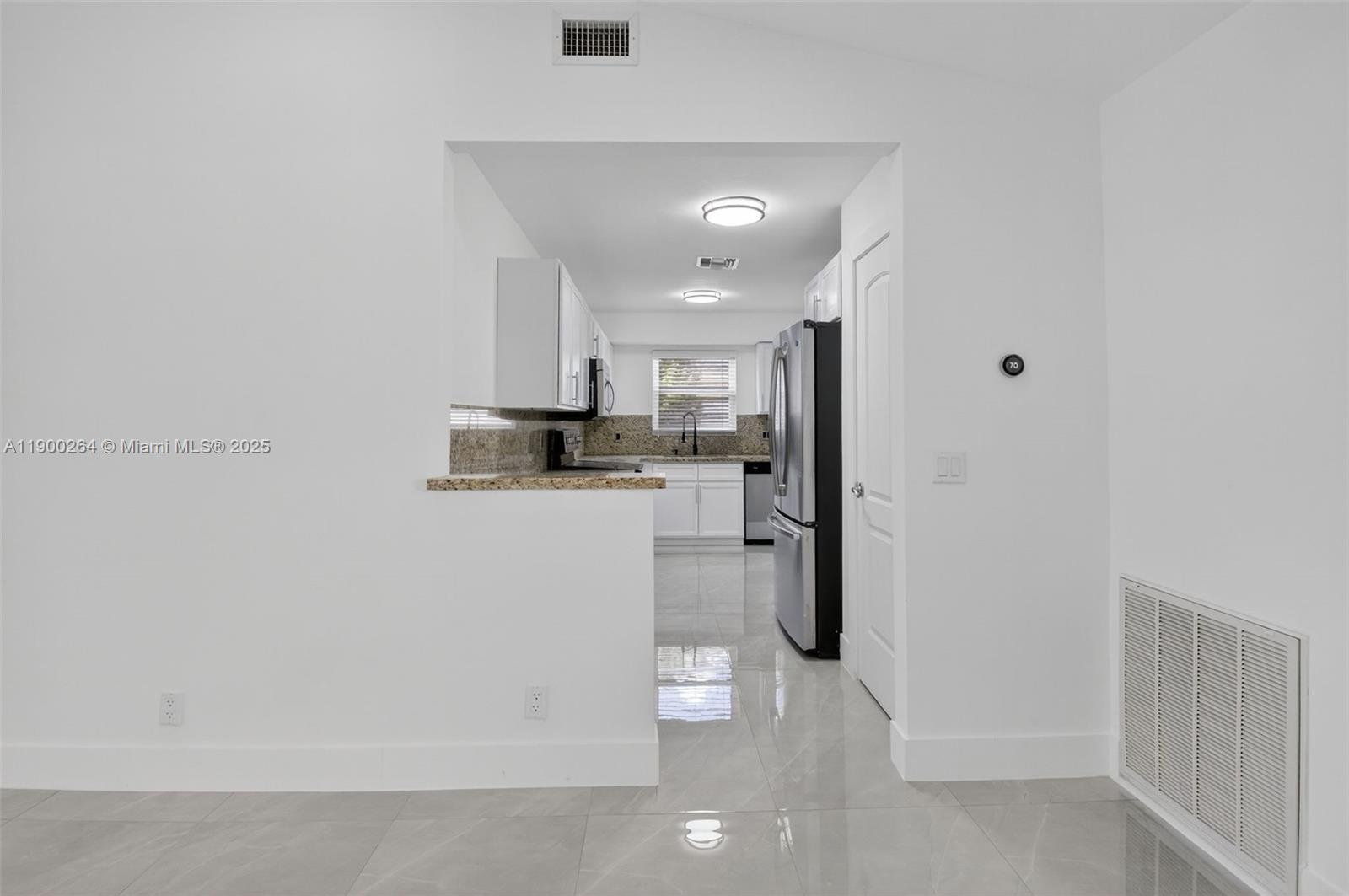 5276 Pine Tree Dr Delray Beach, FL 33484