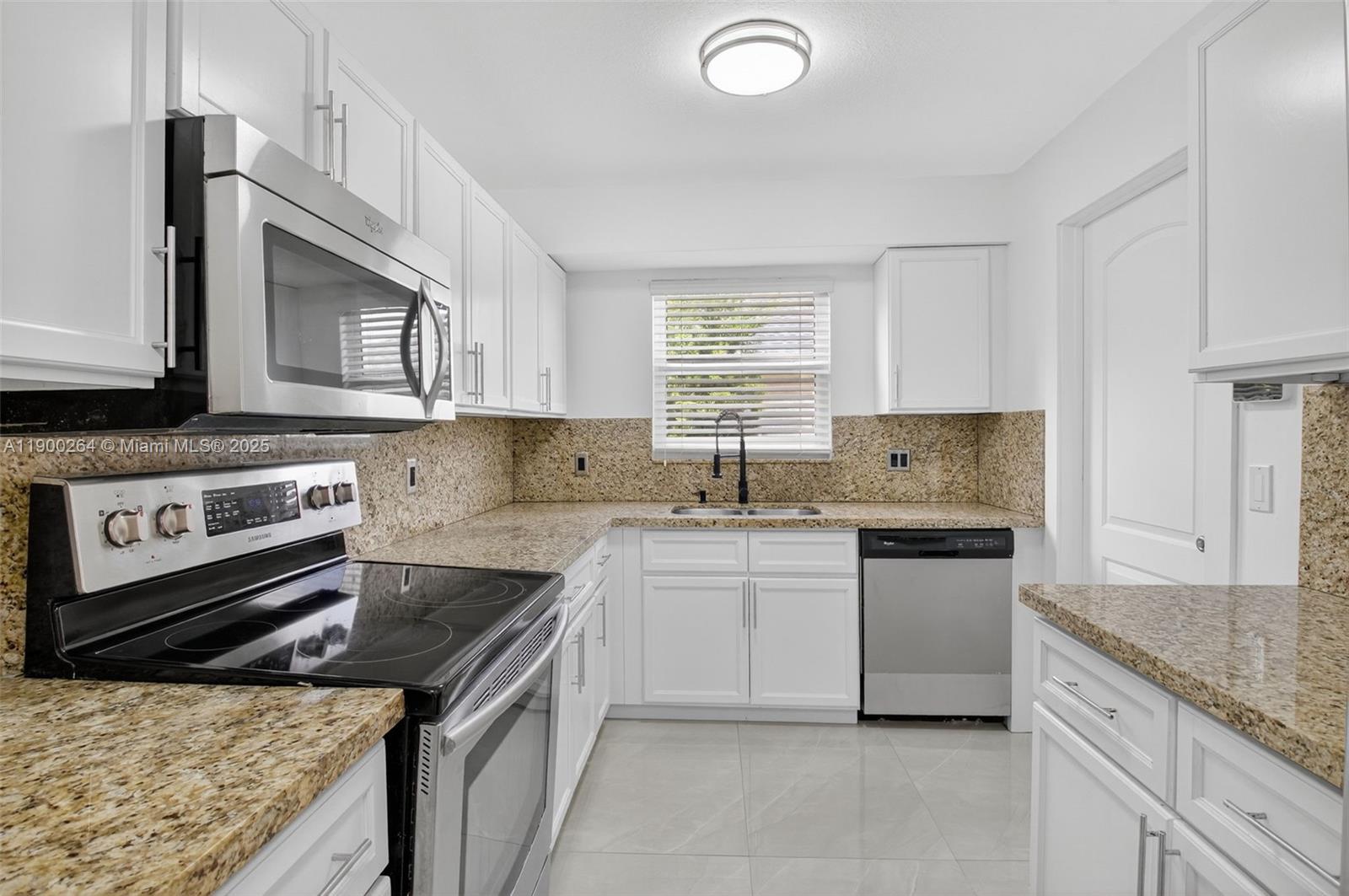 5276 Pine Tree Dr Delray Beach, FL 33484