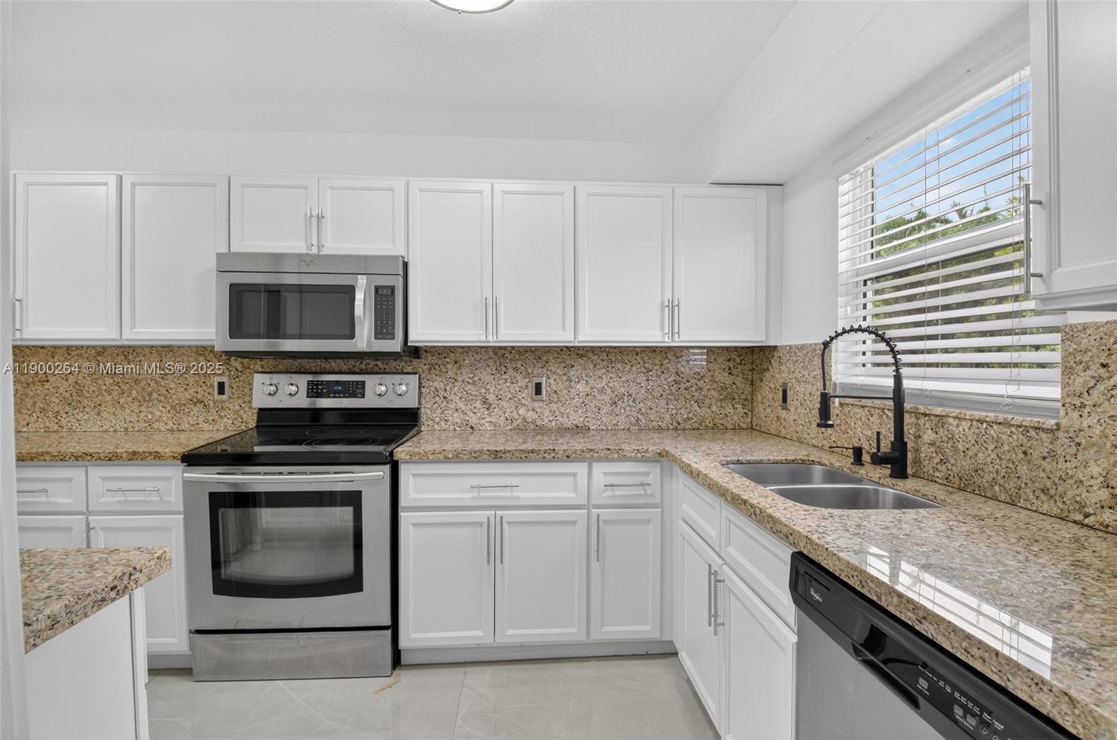 5276 Pine Tree Dr Delray Beach, FL 33484