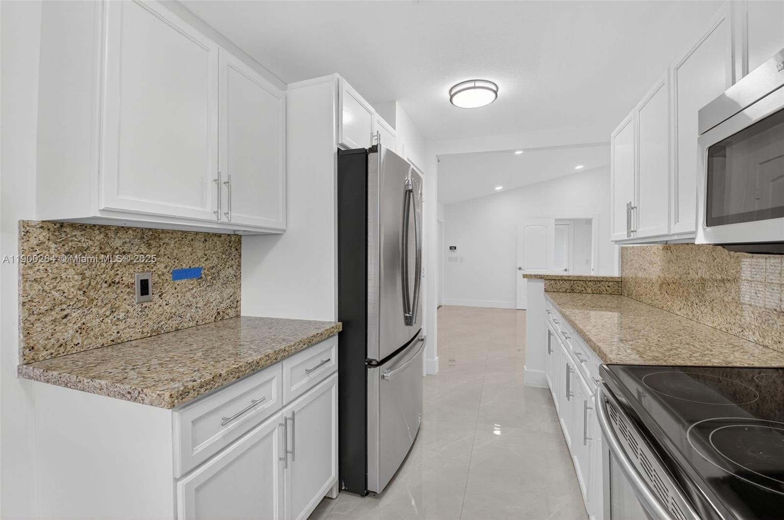 5276 Pine Tree Dr Delray Beach, FL 33484