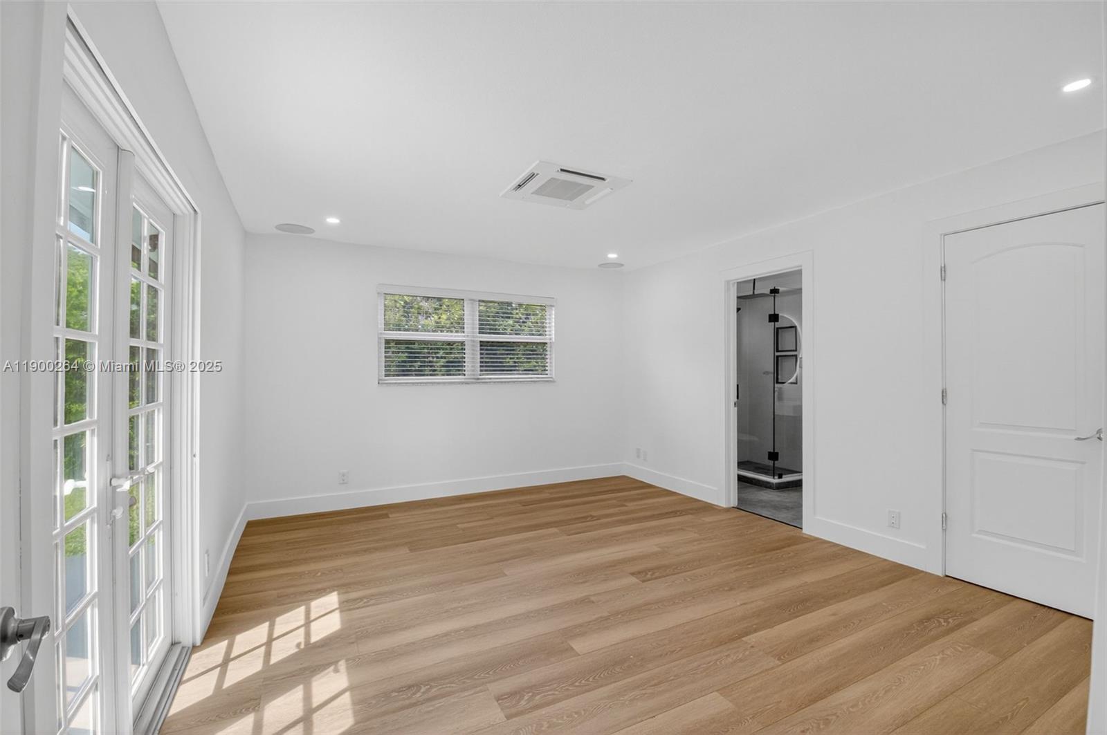 5276 Pine Tree Dr Delray Beach, FL 33484