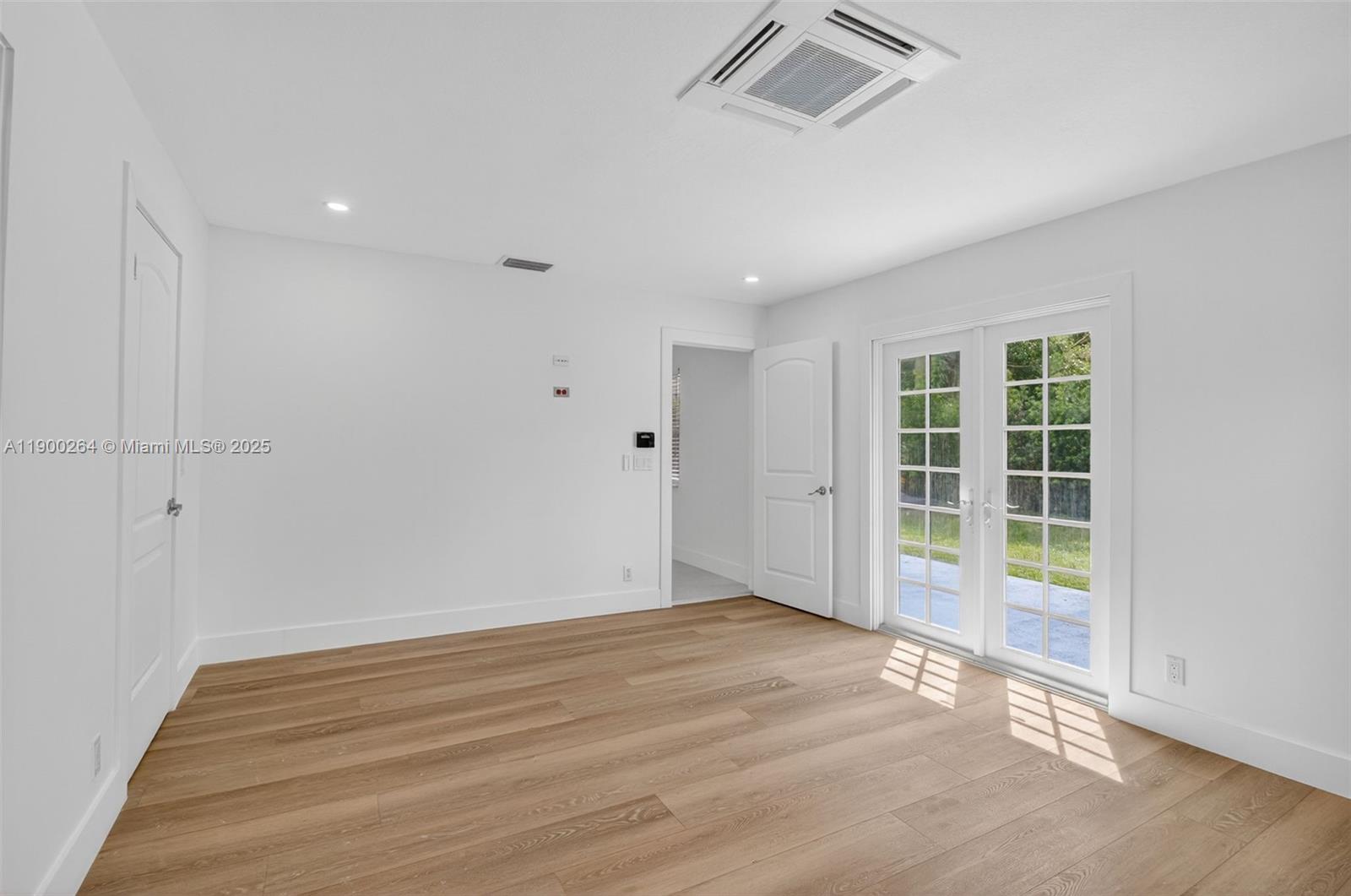 5276 Pine Tree Dr Delray Beach, FL 33484