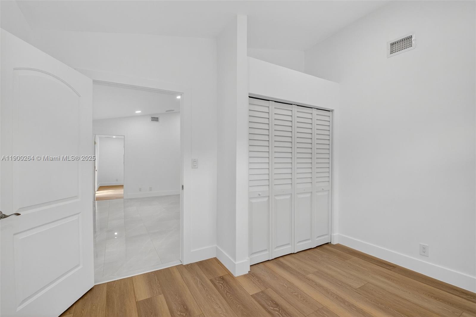 5276 Pine Tree Dr Delray Beach, FL 33484