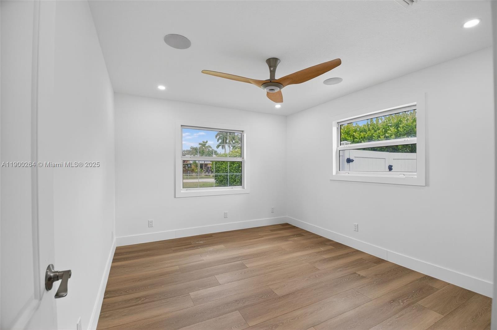 5276 Pine Tree Dr Delray Beach, FL 33484