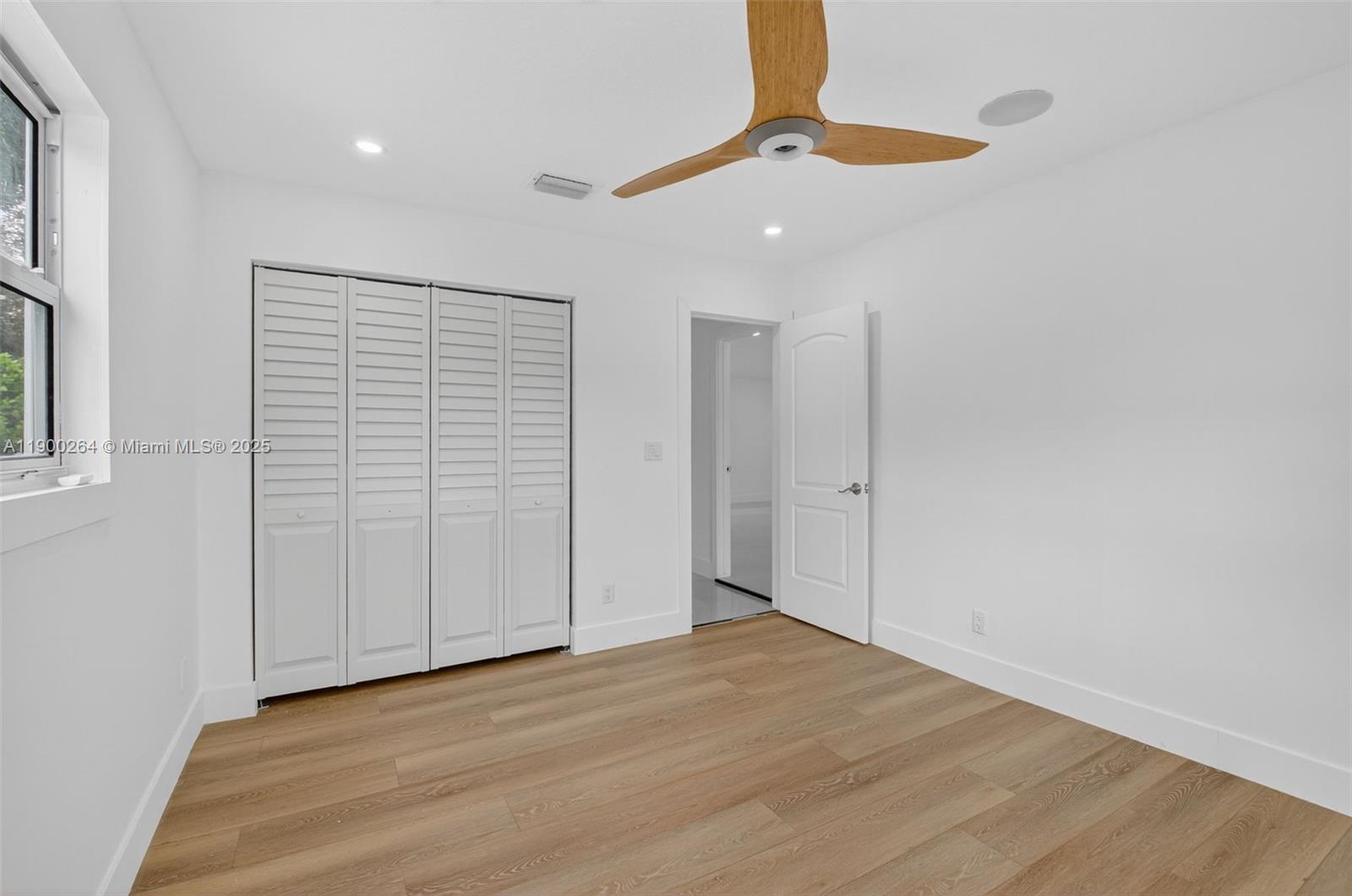 5276 Pine Tree Dr Delray Beach, FL 33484